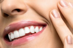 The effects of a teeth whitening treatment White Pearl PLUS
